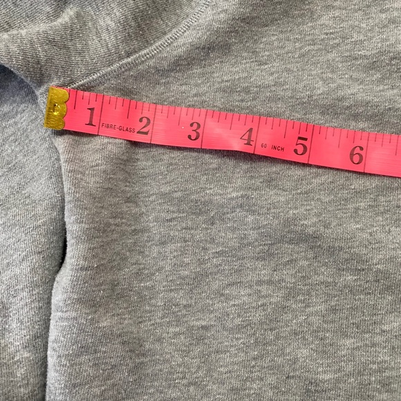 Victoria secret sweater - Picture 4 of 5